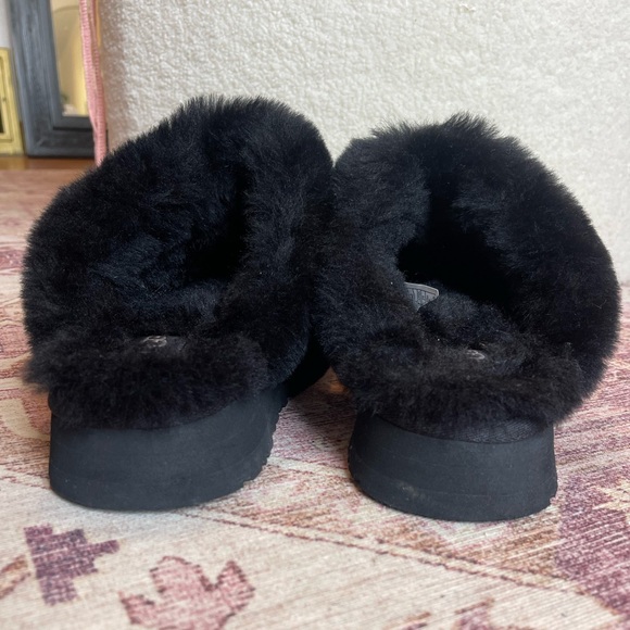 UGG Disquette Platfrom Slipper - Picture 9 of 13